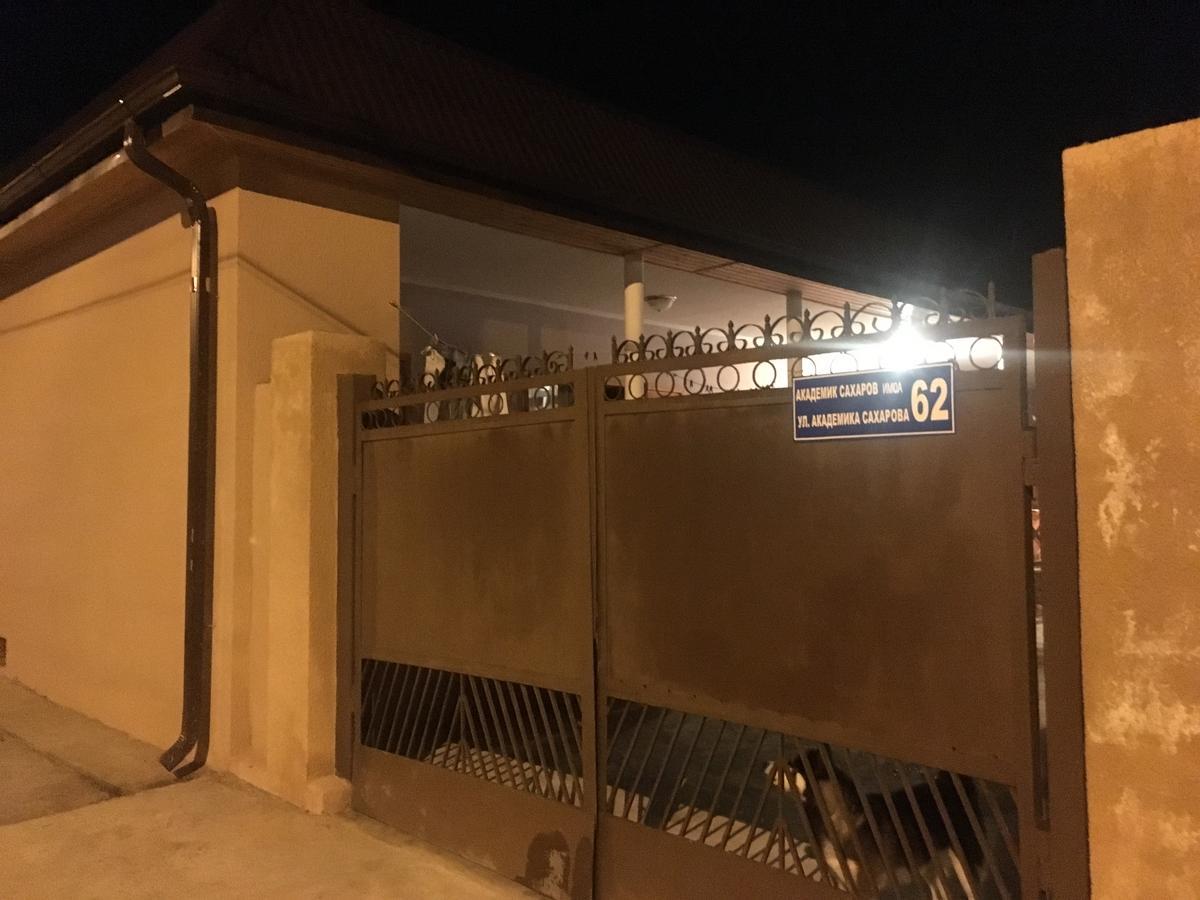 Homestay On Akademika Sakharova Sukhumi Exterior photo