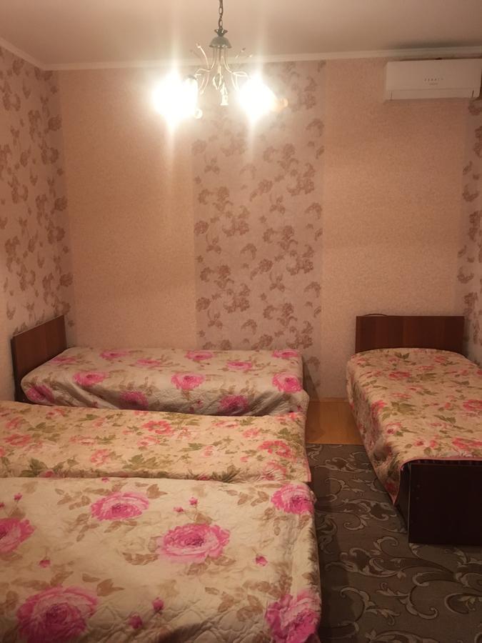 Homestay On Akademika Sakharova Sukhumi Exterior photo