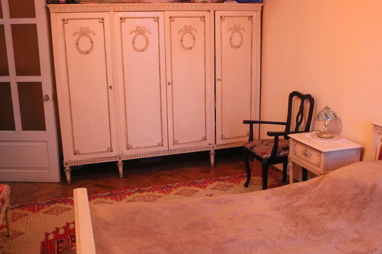 Homestay On Akademika Sakharova Sukhumi Exterior photo